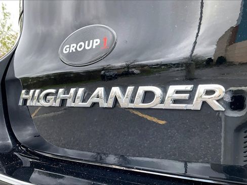 Certified 2019 Toyota Highlander LE w/ Carpet Mat Package (TMS) AWD/4WD image 33