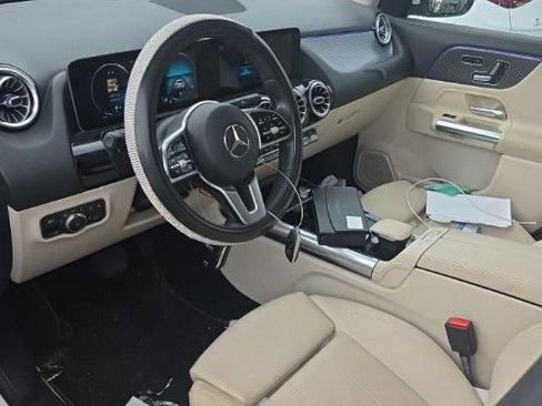 Used 2021 Mercedes-Benz GLA 250 w/ Premium Package image 2