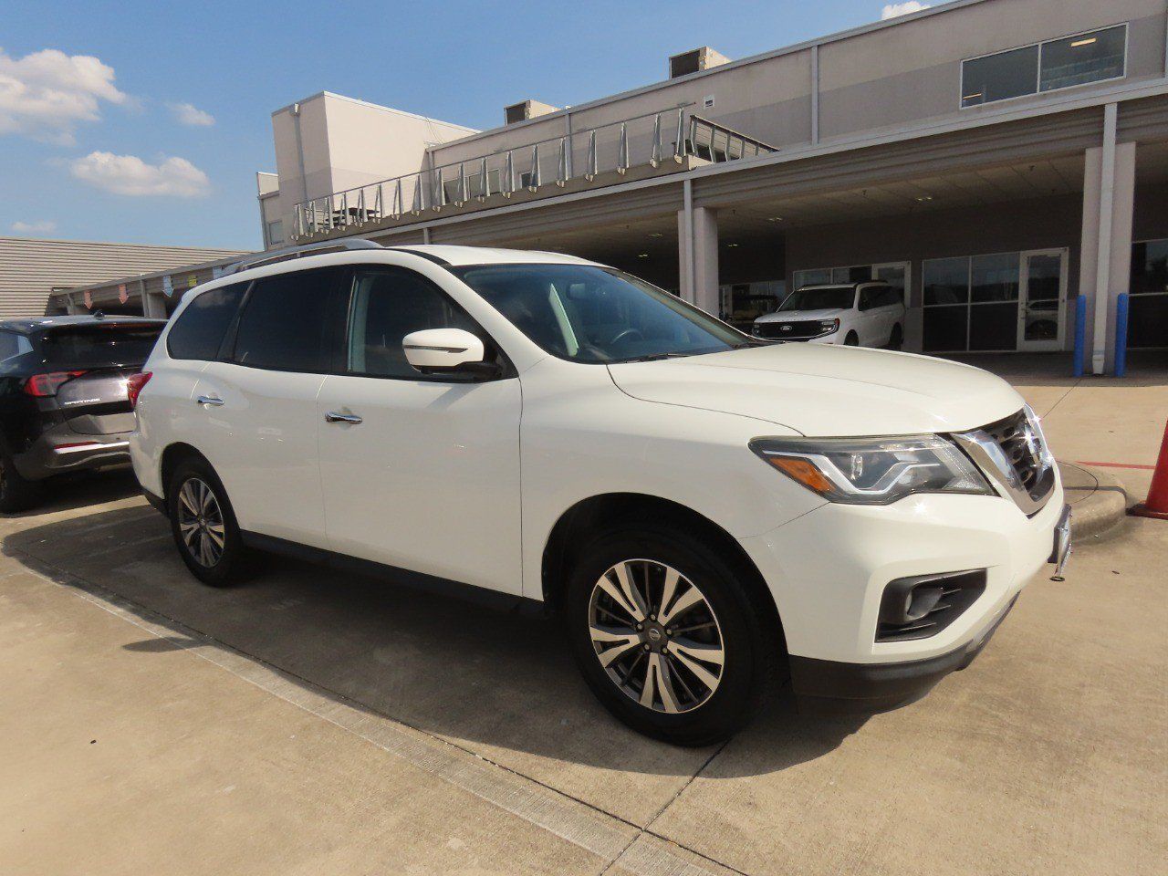 Used 2017 Nissan Pathfinder SL AWD/4WD image 7