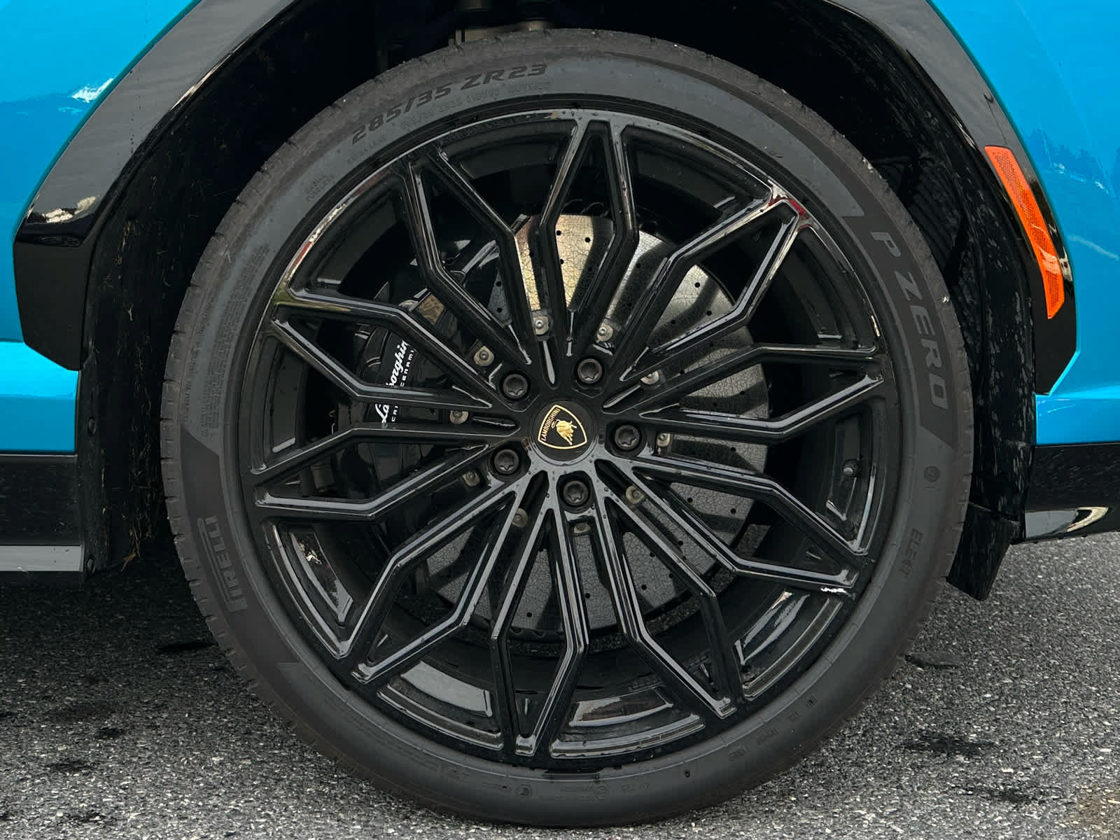 Used 2025 Lamborghini Urus Performante AWD/4WD image 6