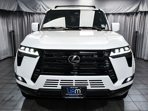 Used 2024 Lexus GX 550 w/ Cold Area Package AWD/4WD image 2