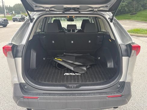 Used 2019 Toyota RAV4 LE w/ All Weather Liner Package AWD/4WD image 33