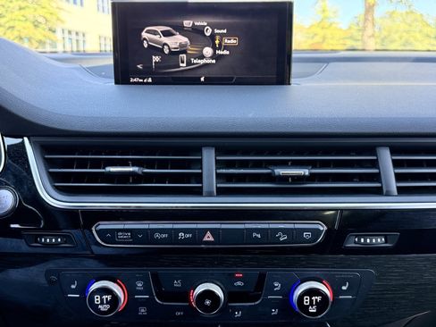 Used 2018 Audi Q7 3.0T Premium image 28