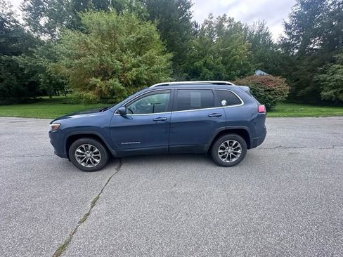 Used 2019 Jeep Cherokee Latitude Plus w/ Trailer Tow Group AWD/4WD image 6