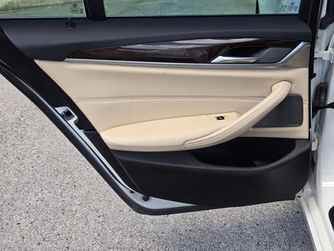 Used 2019 BMW 540i w/ Convenience Package RWD image 15