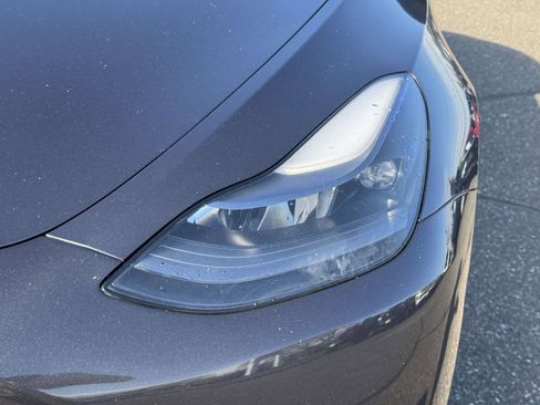 Used 2024 Tesla Model Y Performance image 7