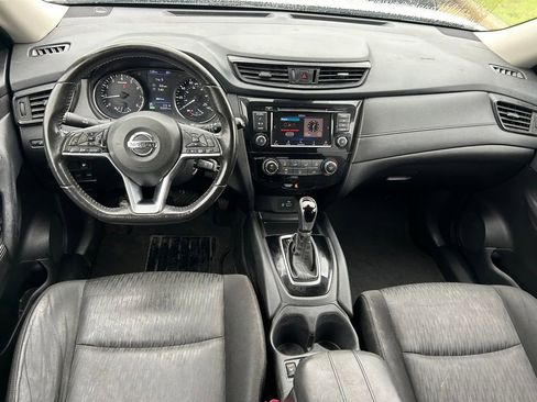 Used 2019 Nissan Rogue S w/ Special Edition Package FWD image 16