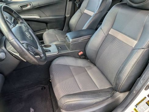 Used 2012 Toyota Camry SE FWD image 14