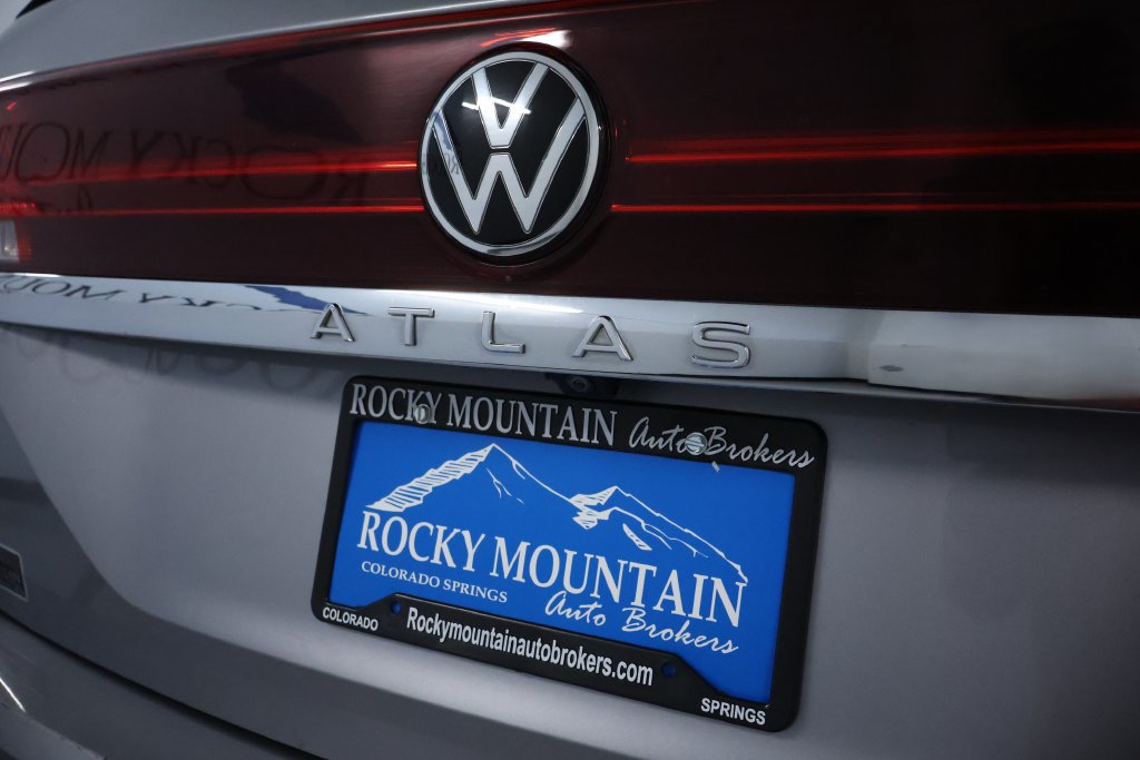 Used 2024 Volkswagen Atlas SE AWD/4WD image 9