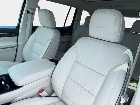 New 2026 Buick Enclave Avenir FWD image 20