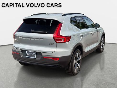 Used 2026 Volvo XC40 B5 Plus AWD/4WD image 5