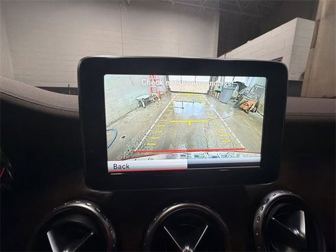 Used 2015 Mercedes-Benz GLA 250 4MATIC image 17