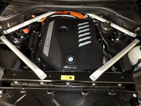 Used 2022 BMW X5 xDrive45e w/ Climate Comfort Package image 36