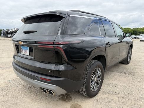 Used 2024 Chevrolet Traverse LT AWD/4WD image 2