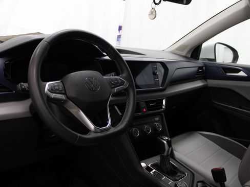 Used 2022 Volkswagen Taos SE AWD/4WD image 16