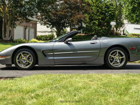 Used 2003 Chevrolet Corvette Convertible w/ Preferred Equipment Group1 RWD image 3