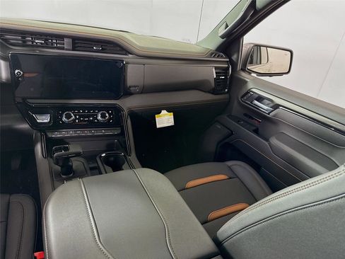 New 2026 GMC Sierra 1500 AT4 w/ AT4 Premium Package image 18