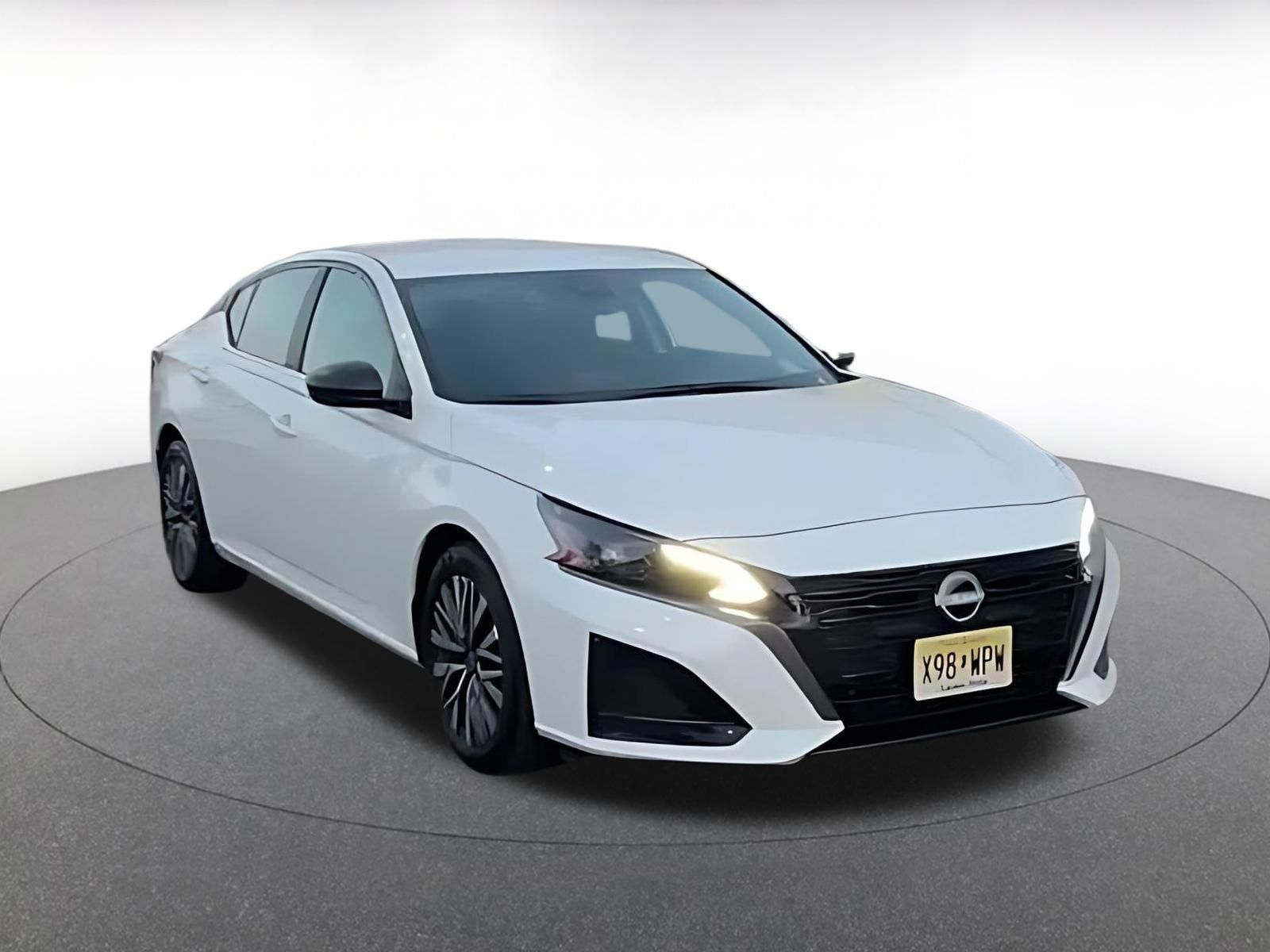 Used 2026 Nissan Altima 2.5 SV FWD image 3