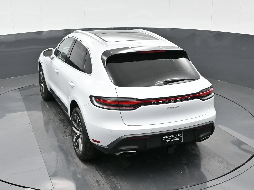 Certified 2026 Porsche Macan AWD/4WD image 28