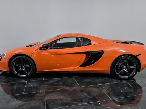 Used 2015 McLaren 650S Spider image 8