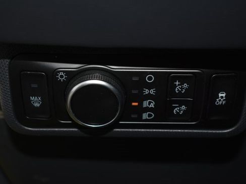 Used 2025 Ford Mustang Mach-E Premium image 17