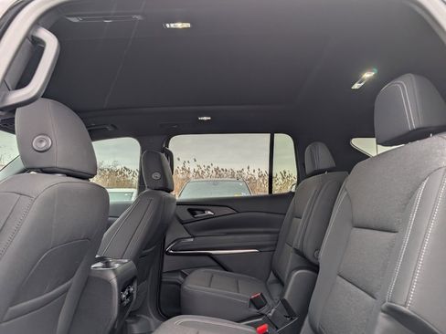 Certified 2026 Chevrolet Traverse LT w/ Sun and Wheel Package image 9