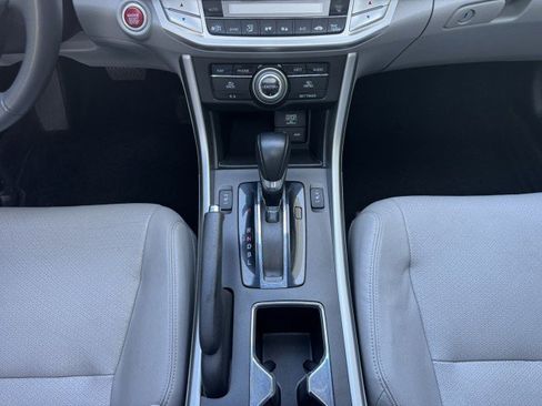 Used 2015 Honda Accord EX-L image 32