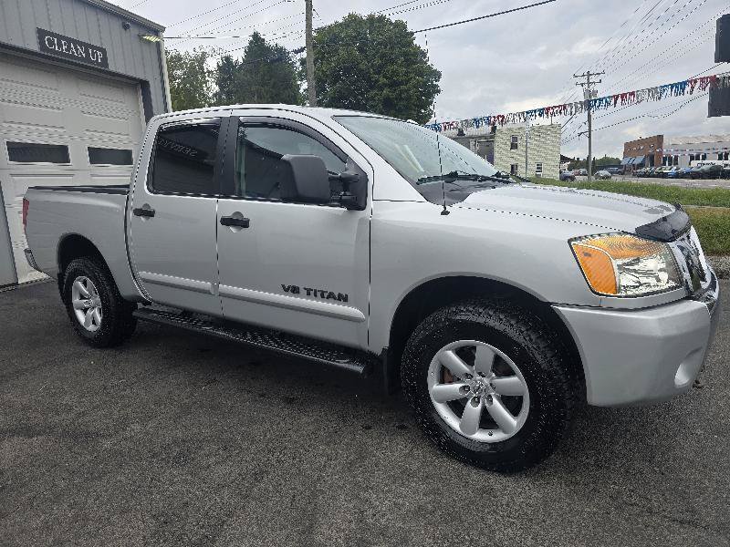 Used 2012 Nissan Titan SV w/ SV Premium Utility Pkg AWD/4WD image 5