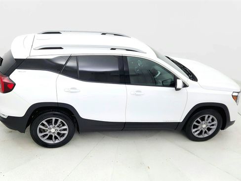 Used 2024 GMC Terrain SLT AWD/4WD image 18