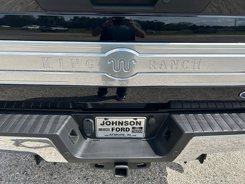 Used 2022 Ford F250 King Ranch w/ King Ranch Ultimate Package AWD/4WD image 3