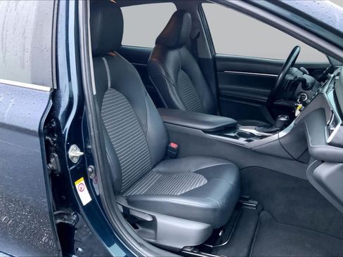 Used 2018 Toyota Camry SE FWD image 9