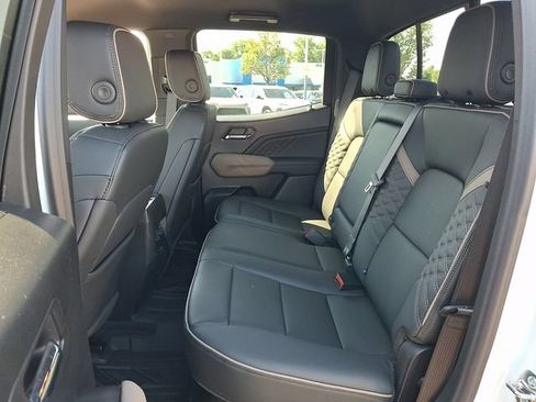 Used 2026 GMC Canyon Denali AWD/4WD image 19