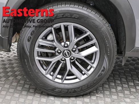 Used 2024 Nissan Rogue S image 31