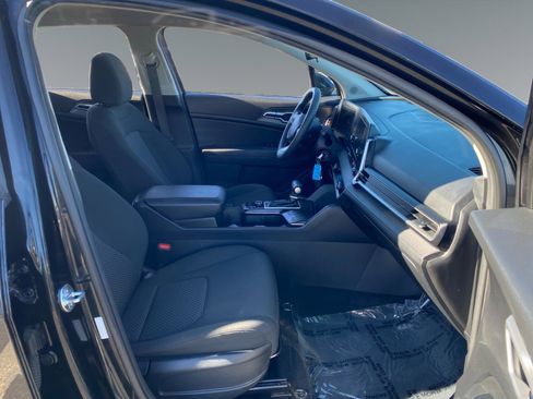 Used 2024 Kia Sportage LX image 15