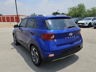 Used 2024 Hyundai Venue Limited FWD video 3