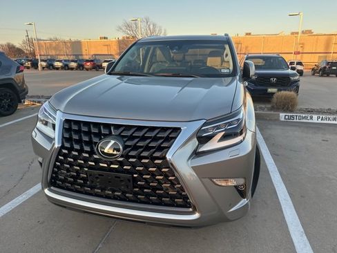 Used 2022 Lexus GX 460 Luxury w/ Off Road Package image 5
