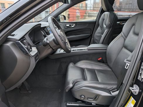 Certified 2024 Volvo XC60 T8 Ultimate w/ Climate Package image 11