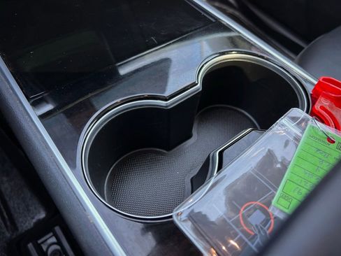 Used 2021 Tesla Model Y Long Range image 52