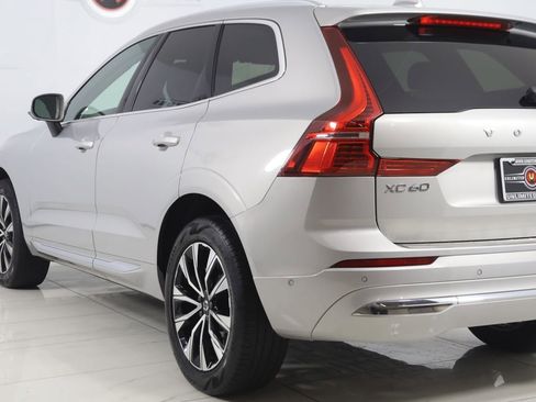 Used 2023 Volvo XC60 B5 Plus image 24
