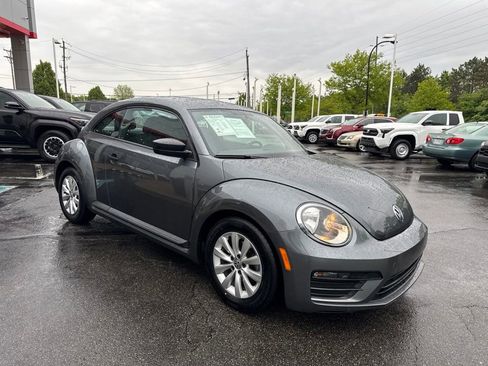 Used 2018 Volkswagen Beetle 2.0T S FWD image 8
