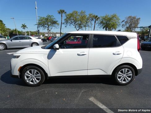 Used 2020 Kia Soul LX image 10
