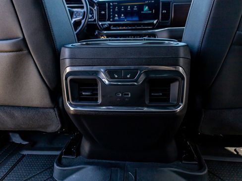 Used 2024 Chevrolet Silverado 1500 High Country w/ Technology Package image 32