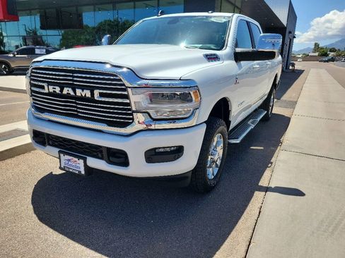 Used 2024 RAM 2500 Laramie AWD/4WD image 3