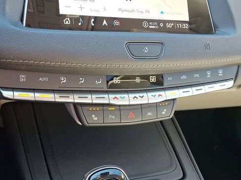 Certified 2021 Cadillac XT4 Luxury w/ Cold Weather Package image 19