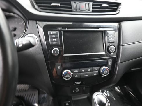 Used 2019 Nissan Rogue SV w/ Premium Package AWD/4WD image 15
