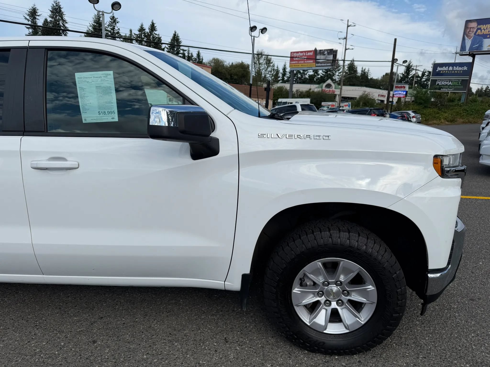 Used 2020 Chevrolet Silverado 1500 LT w/ Bed Protection Package AWD/4WD image 4