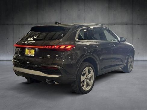 Certified 2025 Audi Q5 Premium Plus w/ Premium Plus AWD/4WD image 5