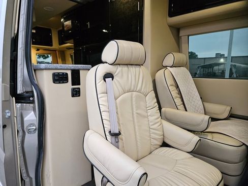 Used 2017 Mercedes-Benz Sprinter 3500 image 13