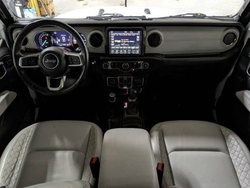 Used 2021 Jeep Wrangler Unlimited Sahara AWD/4WD image 15
