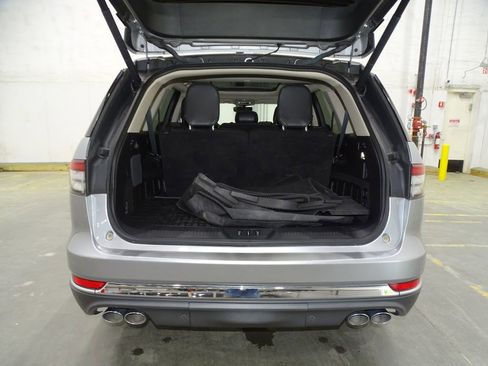 Used 2020 Lincoln Aviator Reserve w/ Equipment Group 202A image 12